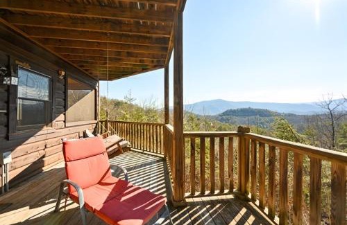 Gatlinburg - Pigeon Forge Chalet De Esquí | Little Cub Cabin I Spacious Exquisite View 3 King Hot Tub & BBQ