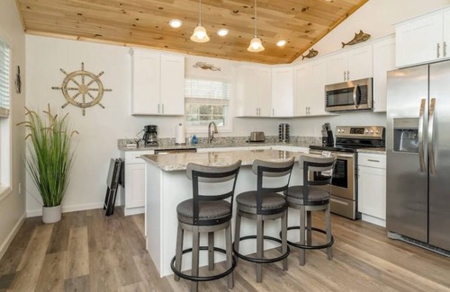Shenandoah Casa | Little fish on the Shenandoah River