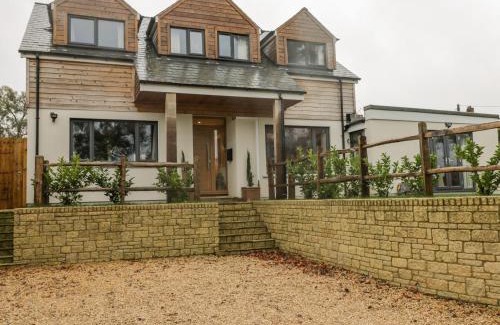 Calne Casa | Little Foxes