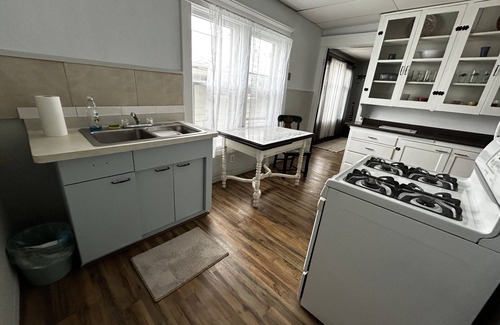 Buffalo Casa | Little Frankie- Cozy 1-bedroom house in cool Buffalo with WiFi