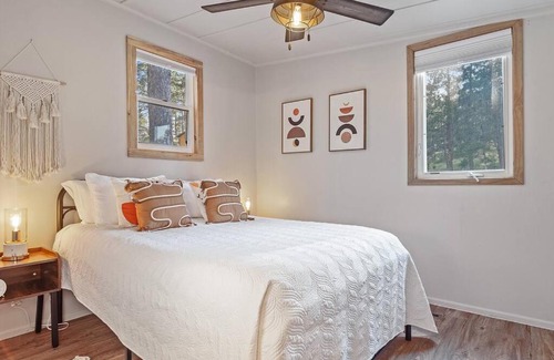 Custer Casa | Little Gem With The Best Views BHBungalows #2