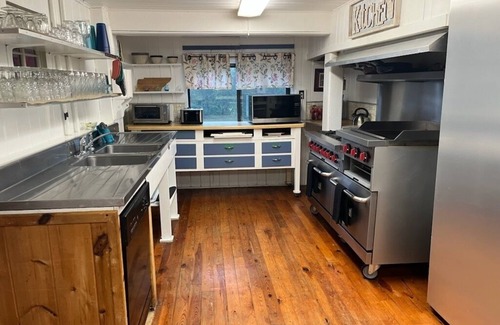 Wears Valley Cabina | Little Greenbriar Lodge by RedAwning