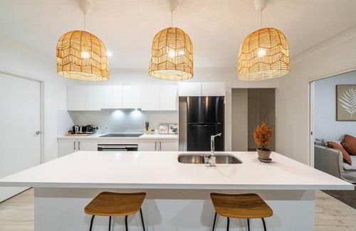 Ripley Casa | Little Hampton Retreat - Family Fun House w Pool