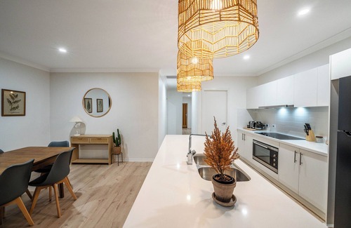 Ripley Casa | Little Hampton Retreat - Family Fun House w Pool