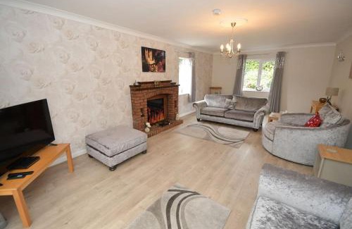 Woodhall Spa Casa | Little Hare Lodge - Spacious 2 bedroom attached bungalow