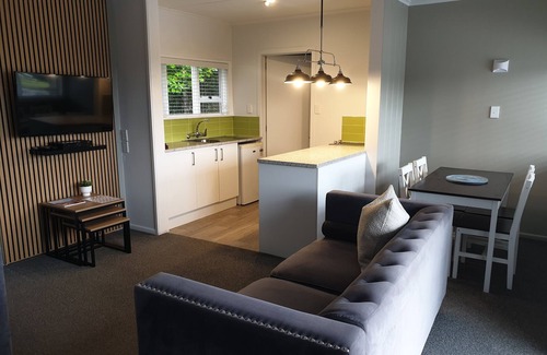 Taupo Hotel | Little Haven