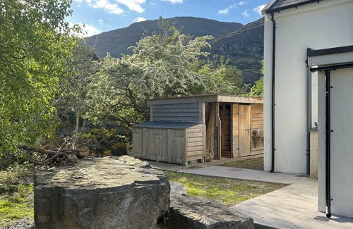 Ardnatrush Cabaña | Little Heaven Glengarriff - Your secluded valley hide-away.