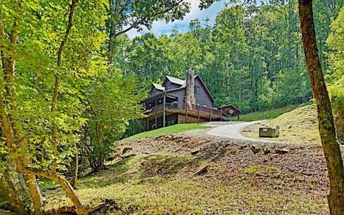 Young Harris Casa | Little Heaven
