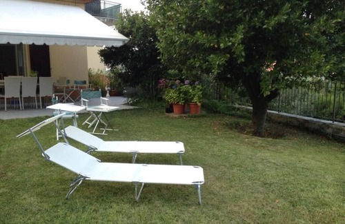 La Foce Apartamento | Little house in the garden of period villa in La Foce, La Spezia.