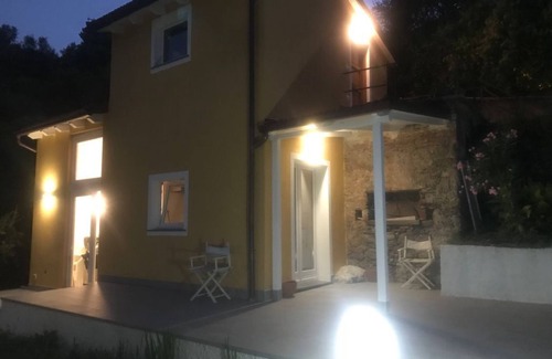 La Foce Apartamento | Little house in the garden of period villa in La Foce, La Spezia.