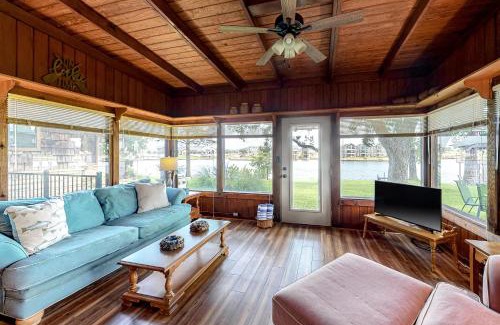 Kingsland Casa | Little House on LBJ