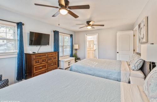 Des Moines Casa | Little House on the Hill
