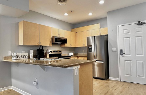 Downtown San Diego Condominio | Little Italy 2-bd 2-ba 2-pkg W/D AC Fitness Center Pool Jacuzzi 6 blks from bay