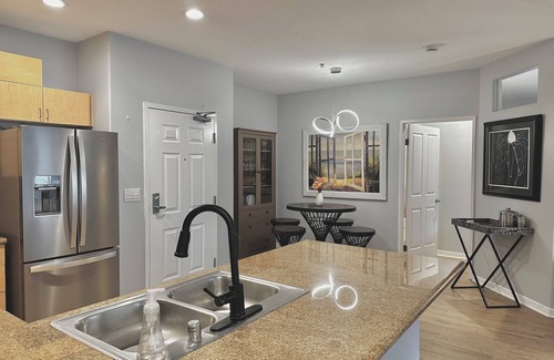 Downtown San Diego Condominio | Little Italy 2-bd 2-ba 2-pkg W/D AC Fitness Center Pool Jacuzzi 6 blks from bay