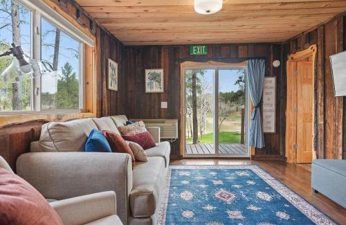 Custer Casa | Little Joy BHBungalows #4