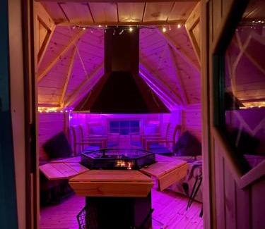 Armoy Otro | Little lake lodge