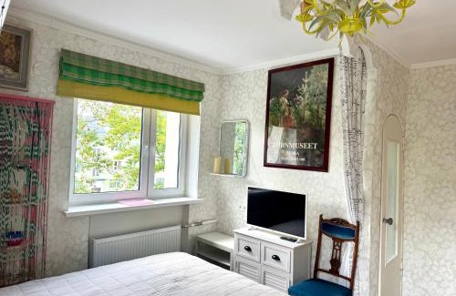 Narva Apartamento | LITTLE LONDON boutique apartment with Netflix, top location in Old Town