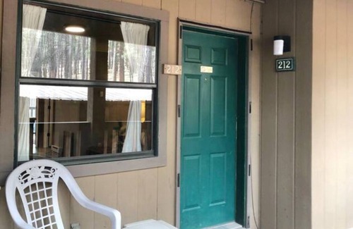 Angel Fire Condominio | Little Mammoth Condo - Bike or 5 min walk to ski lifts!