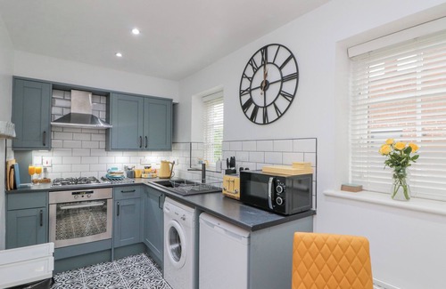 Guisborough Cabaña | LITTLE NEST COTTAGE, pet friendly in Guisborough