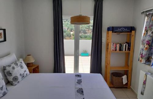 Neapoli Apartamento | Little Penthouse with Open Terrace