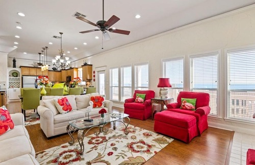 Crystal Beach Casa | Little Pink House Home