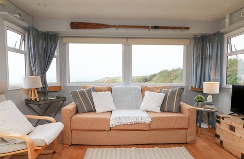 Hartland Casa | LITTLE PUFFINS, pet friendly, country holiday cottage in Hartland