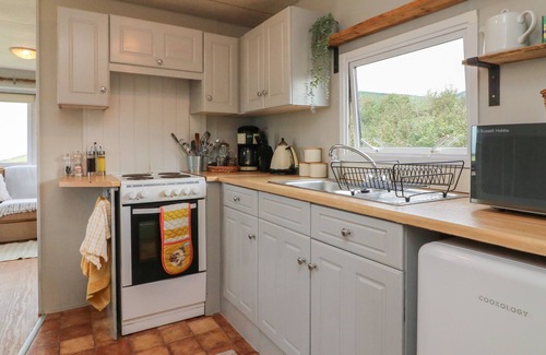 Hartland Casa | LITTLE PUFFINS, pet friendly, country holiday cottage in Hartland