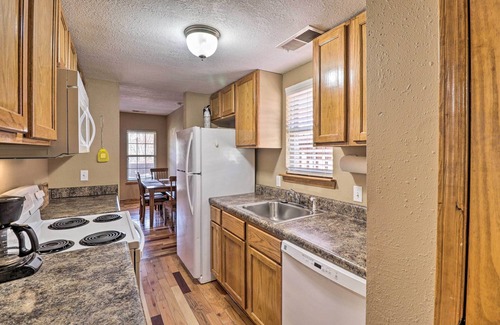 Heber Springs Cabina | Little Red River Cabin: 1 Mi to Sugarloaf Mtn!