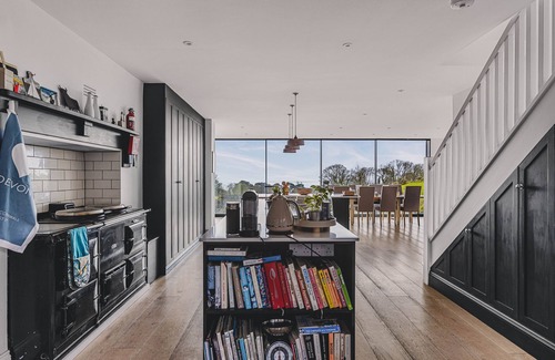 Dartmouth Casa | Little Redlap in Dartmouth