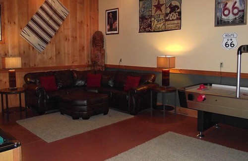 Bladensburg Casa | Little Rock Lodge - 8300 Sq Feet Of Rustic Elegance On Over 200 acres!