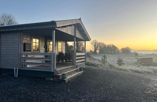 Tudenham Apartamento | LITTLE ROCK RETREAT Log Cabin with Hot Tub