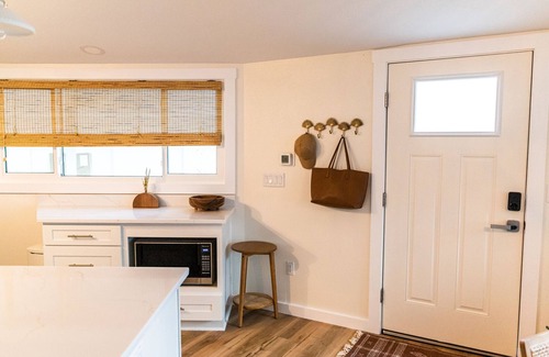 Gulf Lagoon Beach Cabaña | little salty circle house - steps to beach + tacos