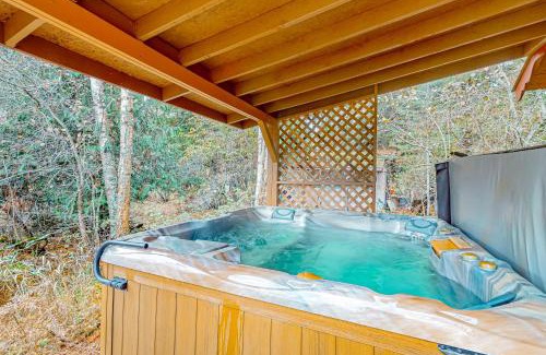 Sandpoint Casa | Little Sand Creek Chalet