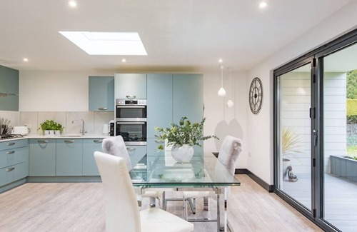 Maidstone Cabaña | Little Seven Oaks is a one bedroom country retreat set in an ancient woodland.
