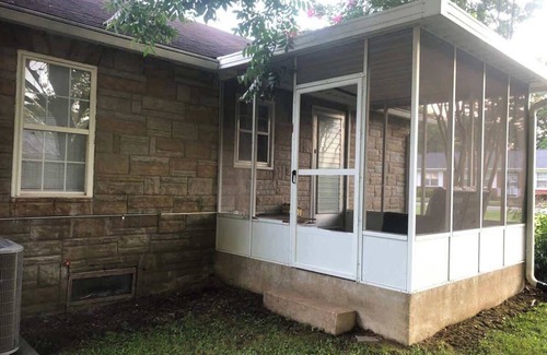 Henderson Casa | Little Stone Cottage close to everything!!