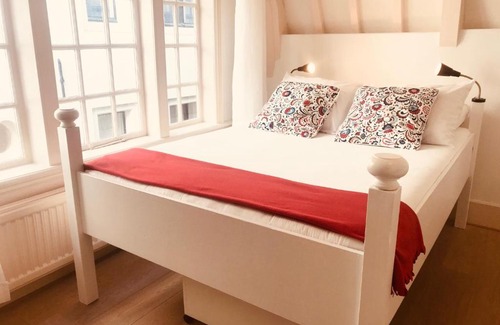 Burgwallen Nieuwe Zijde Casa | Little Tulip