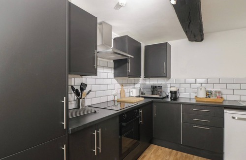 Chippenham Cabaña | LITTLE WICK, pet friendly, character holiday cottage in Lacock