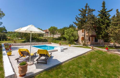Vasilikos Casa | Liuba Houses