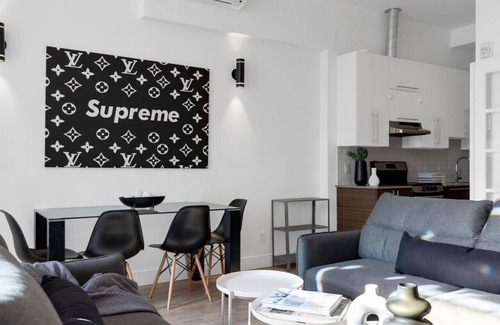 Downtown Montreal Apartamento | Liv MTL* 50% Off * Downtown 301 Peaceful 1BR Oasis | Relaxed Getaway + Spacious + Office + Pets Stay Free!