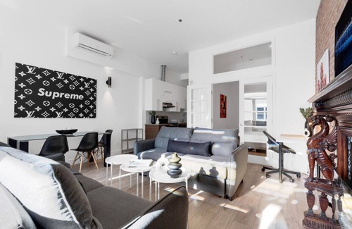 Downtown Montreal Apartamento | Liv MTL* 50% Off * Downtown 301 Peaceful 1BR Oasis | Relaxed Getaway + Spacious + Office + Pets Stay Free!
