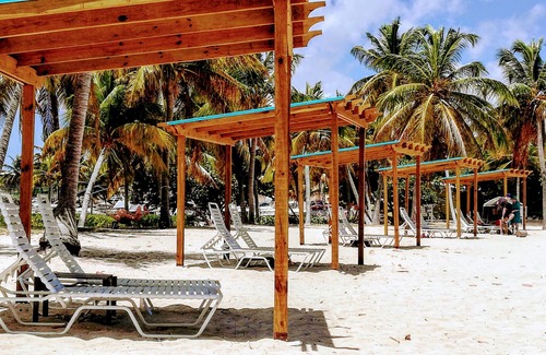 Testman Alquiler De Eote | Los Tradewinds en Green Cay.