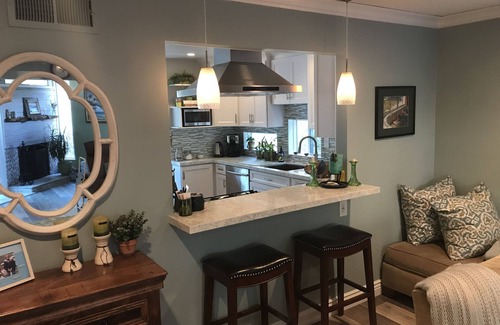 San Luis Obispo Casa | ¡VIVE, RÍE, AMA el jacuzzi! Caminar al centro