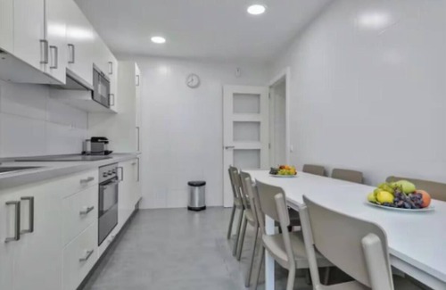 Sant Antoni Apartamento | Live Like a Local in Central Barcelona – 3BR Apartment with Balconies