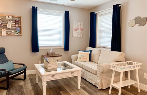St. Pete Beach Cabaña | Live like a local :) 2 BLOCKS TO THE BEACH!