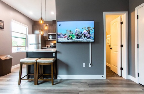 University Heights Apartamento | Live Like a Local - Walk to Dining, Shops & Park