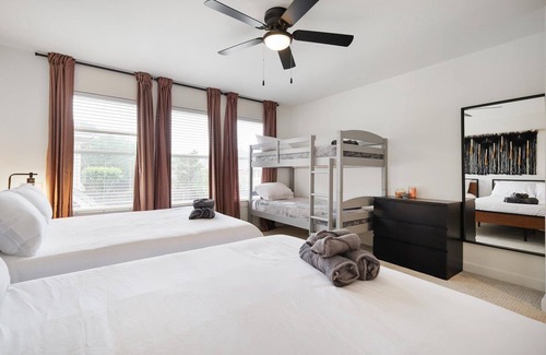 Highland Village Casa | Live Like Royalty - Highland Village 6BR Mansion
