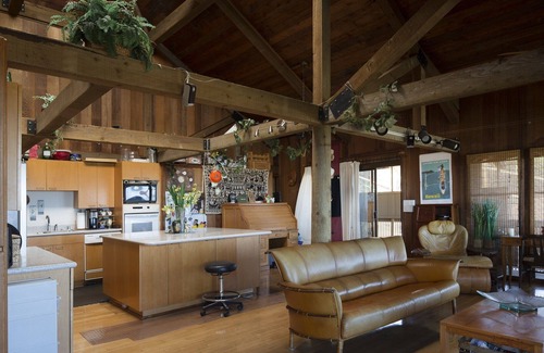 Waialae Iki Ridge Casa | Vivo Local de Redwood Pole house panaramic Ocean views tranquila convenien nbrhood