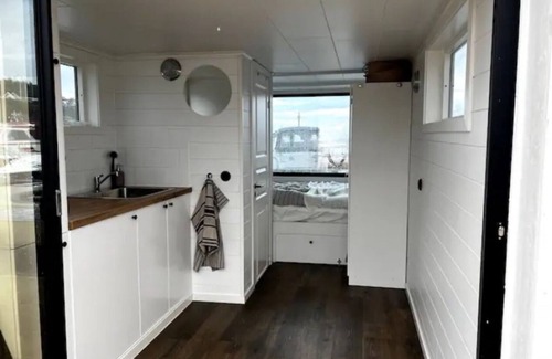 Galgamarken-Trosso Alquiler De Eote | Live next to the sea in a houseboat in the middle of Karlskrona City Center