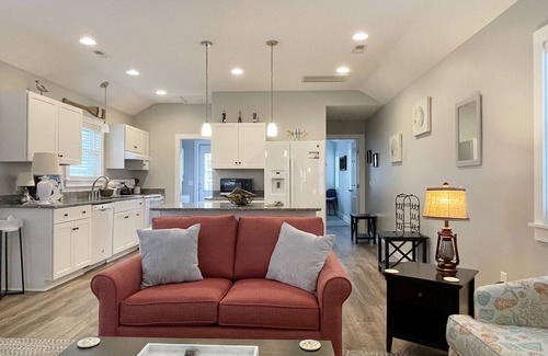 Ocracoke Casa | Live Oak Cottage: Newly built cottage perfect for two