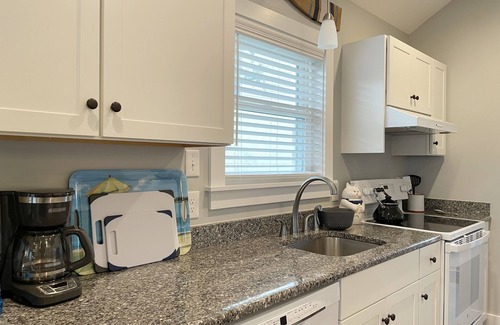 Ocracoke Casa | Live Oak Cottage: Newly built cottage perfect for two